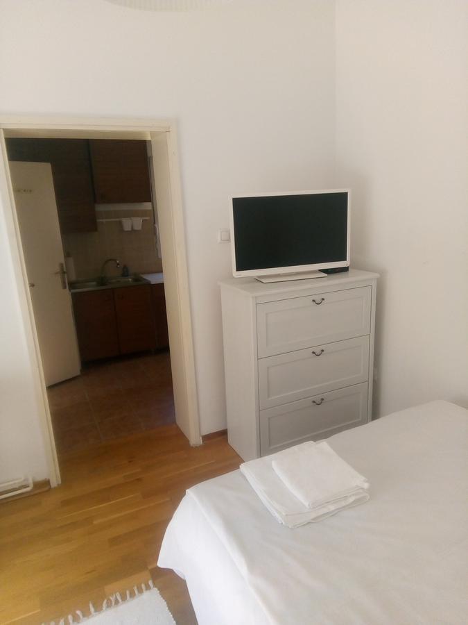 Marijana - Center Apartment โนวีซาด ภายนอก รูปภาพ