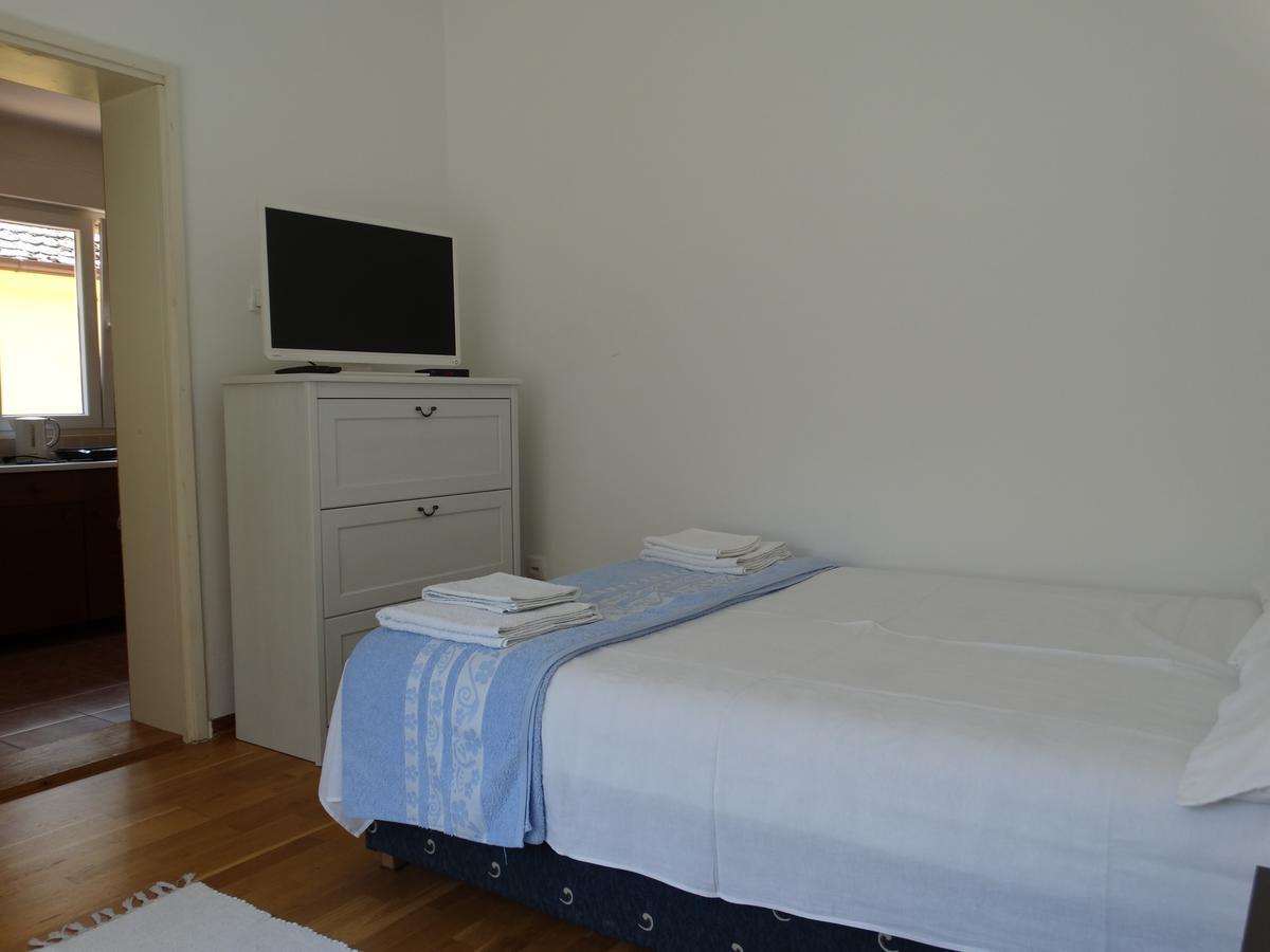 Marijana - Center Apartment โนวีซาด ภายนอก รูปภาพ